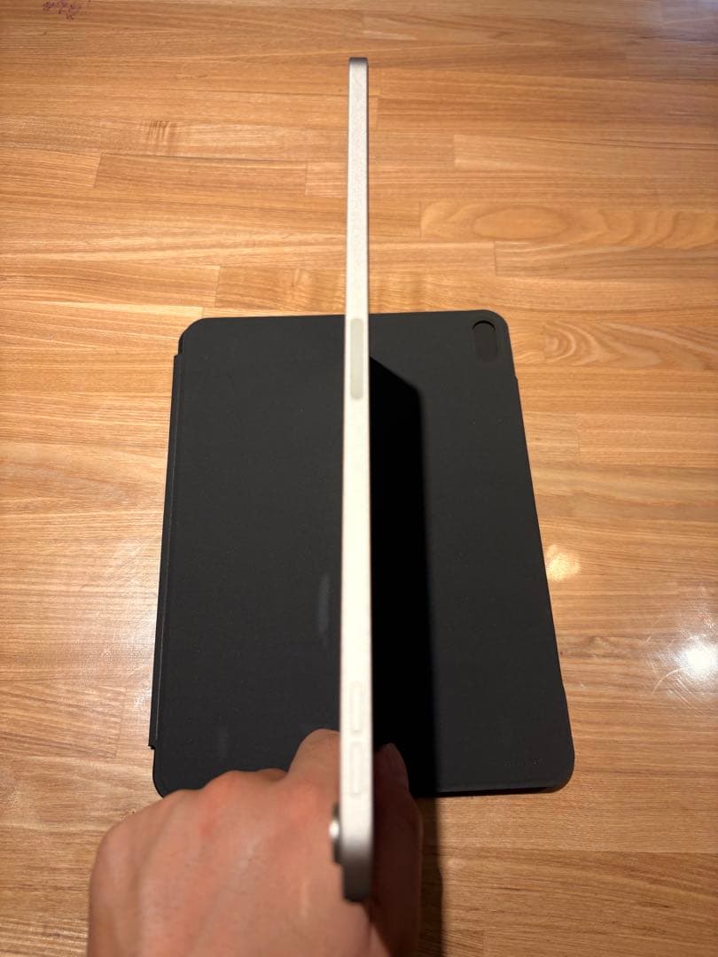 Apple iPad Air (第5世代) スターライト　64GB