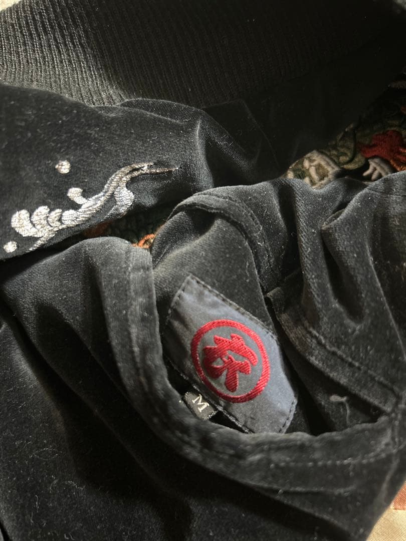 リナ【オスティア・ジャパン衣】黒のベロアスカジャン 龍刺繍　M
