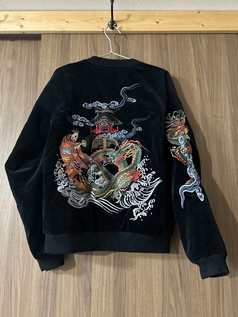 リナ【オスティア・ジャパン衣】黒のベロアスカジャン 龍刺繍　M