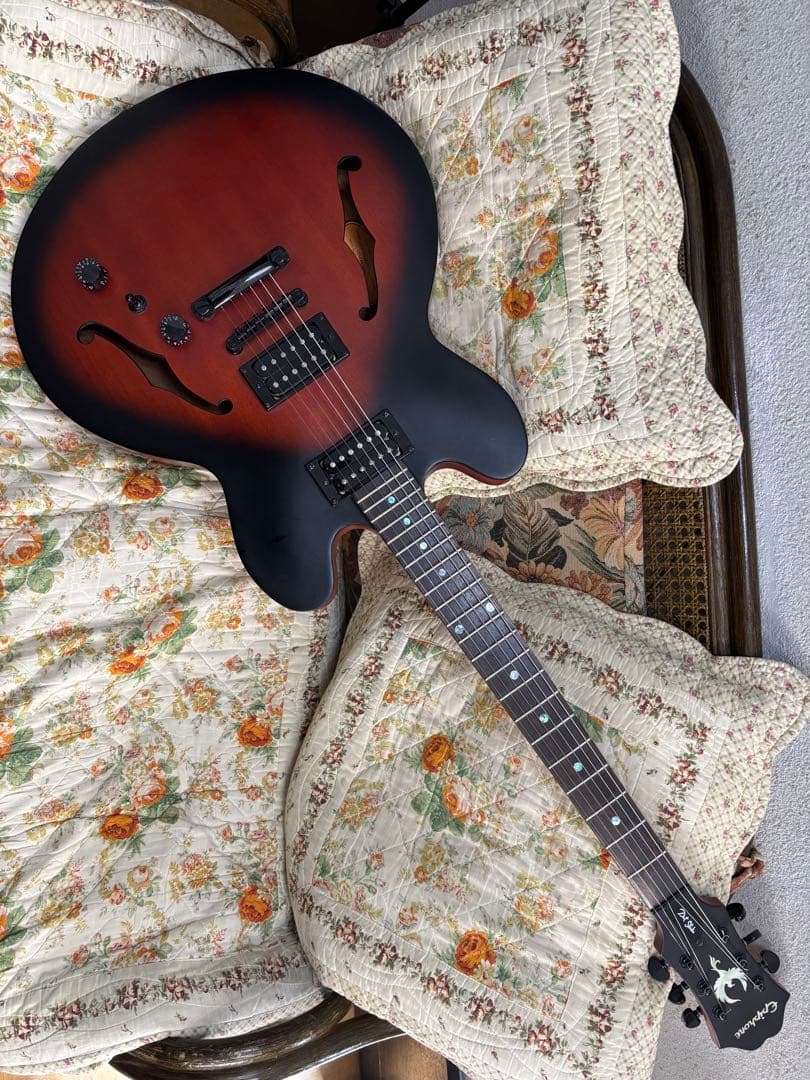 値下げ　‼️エピフォン　セミアコギタードットスタジオ