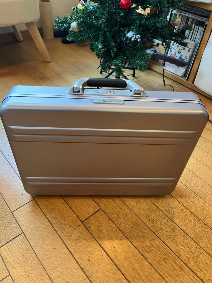 【ZERO HALLIBURTON】アタッシュケース　ブルーシルバー