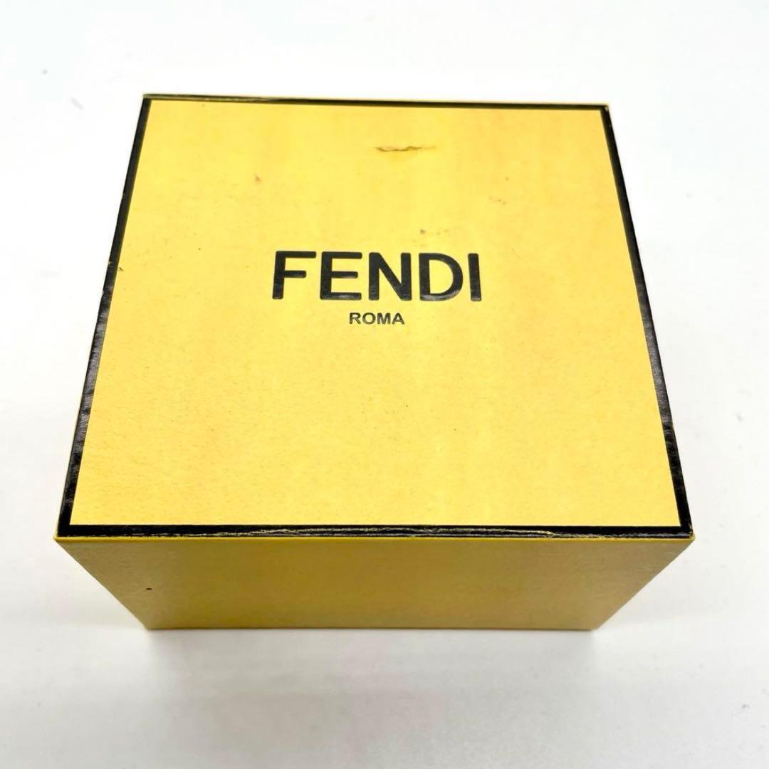 現行 【未使用級】フェンディ FENDI FFロゴ ブローチ ピンク ゴールド