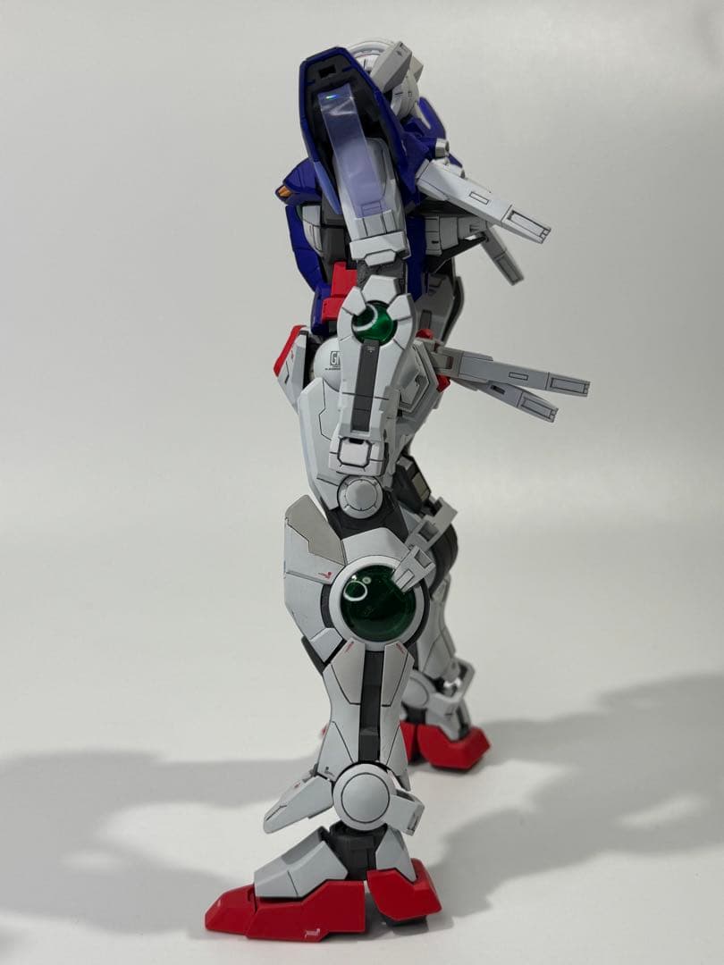 【大幅値下げ中】　MG 1/100 ガンダムエクシア