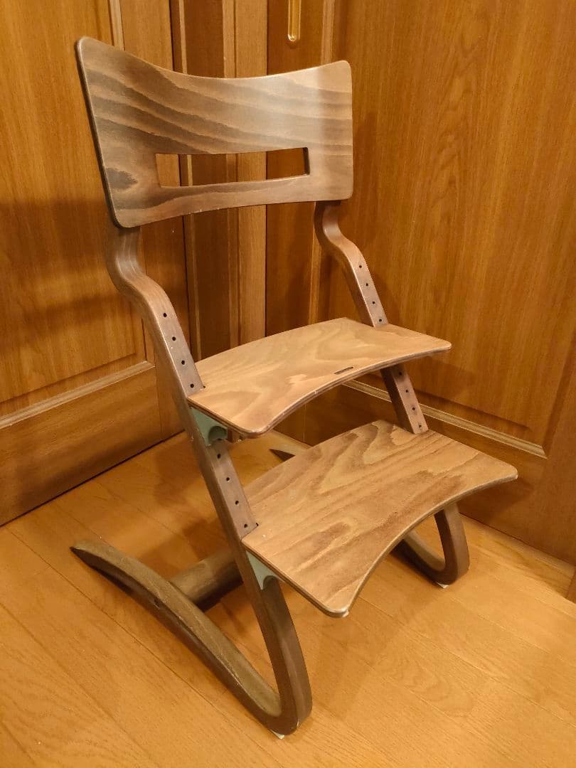 Leander リエンダー ハイチェア　木製キッズチェア　ウォルナット