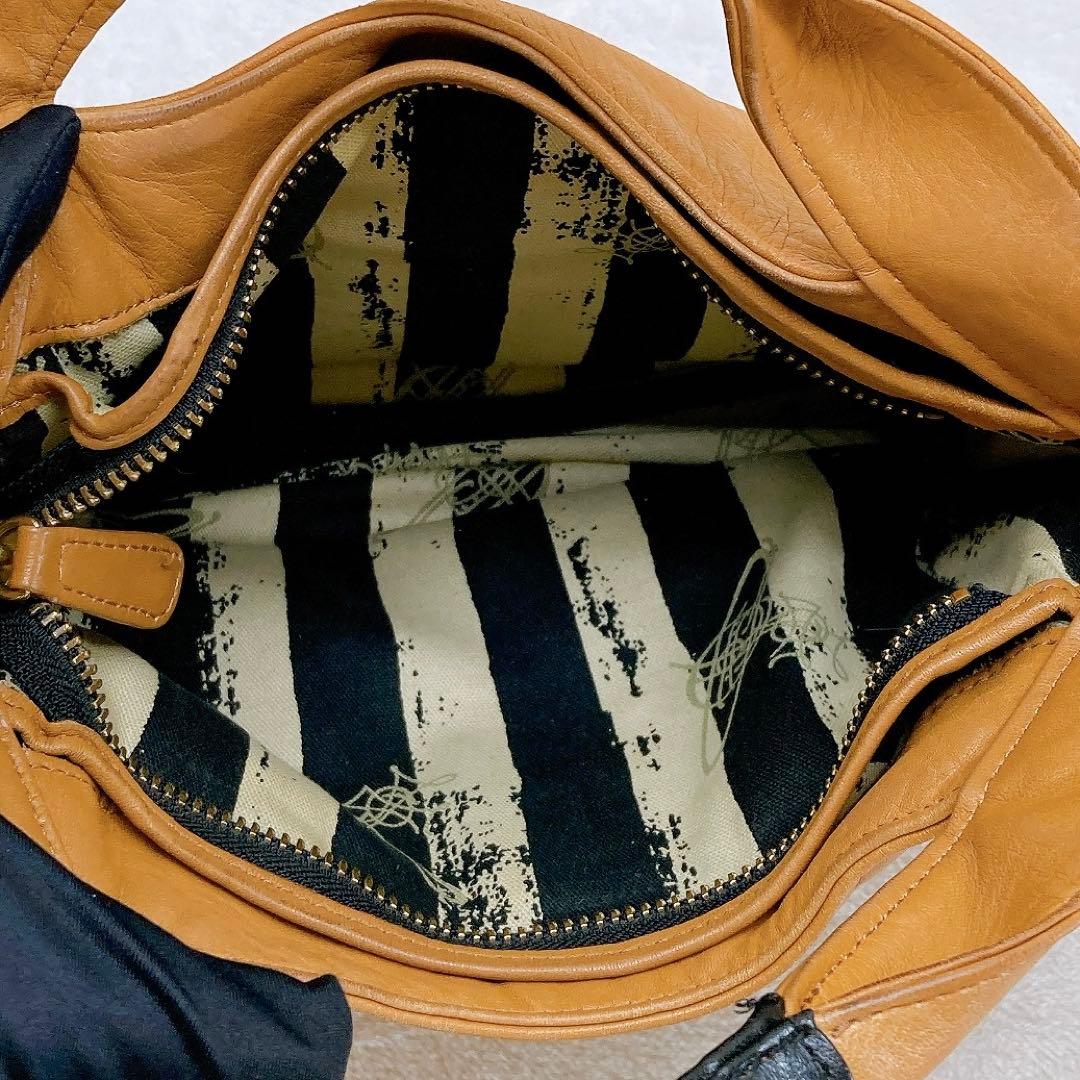 Vivienne Westwood ショルダーバッグ オーブ エンボス レザー