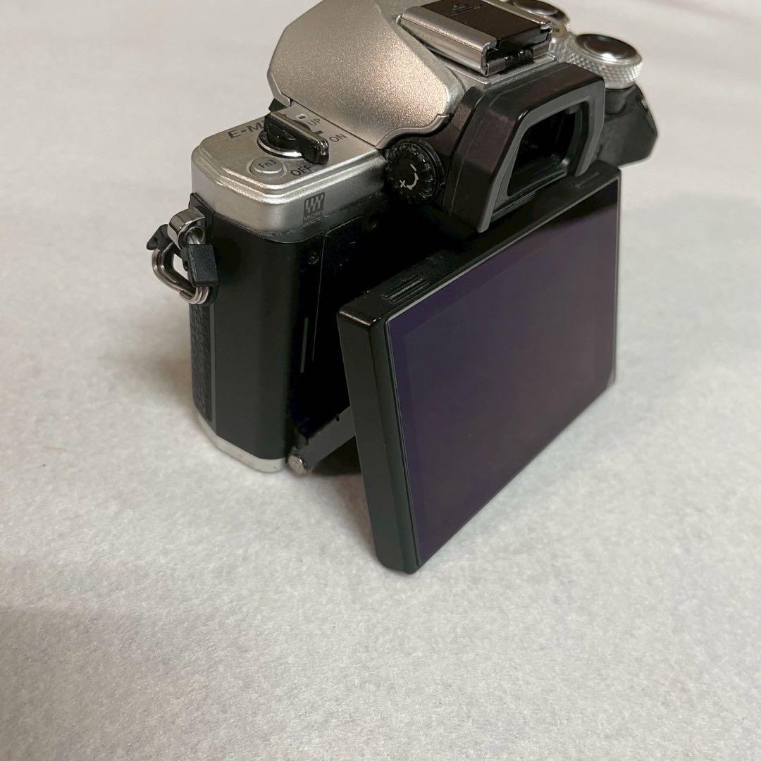 OLYMPUS オリンパス　OM-D E-M10 Mark II ミラーレス一眼