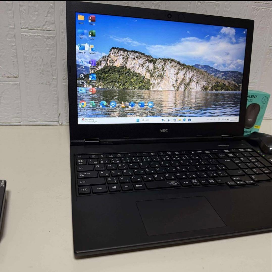 Windows11オフィス付き　SSD メモリ8GB 第8世代　NECノートPC