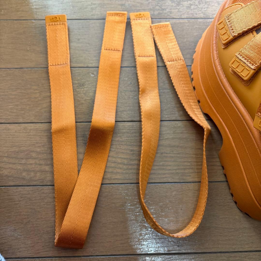 美品　UGG ゴールデンライズ　オレンジ　23cm