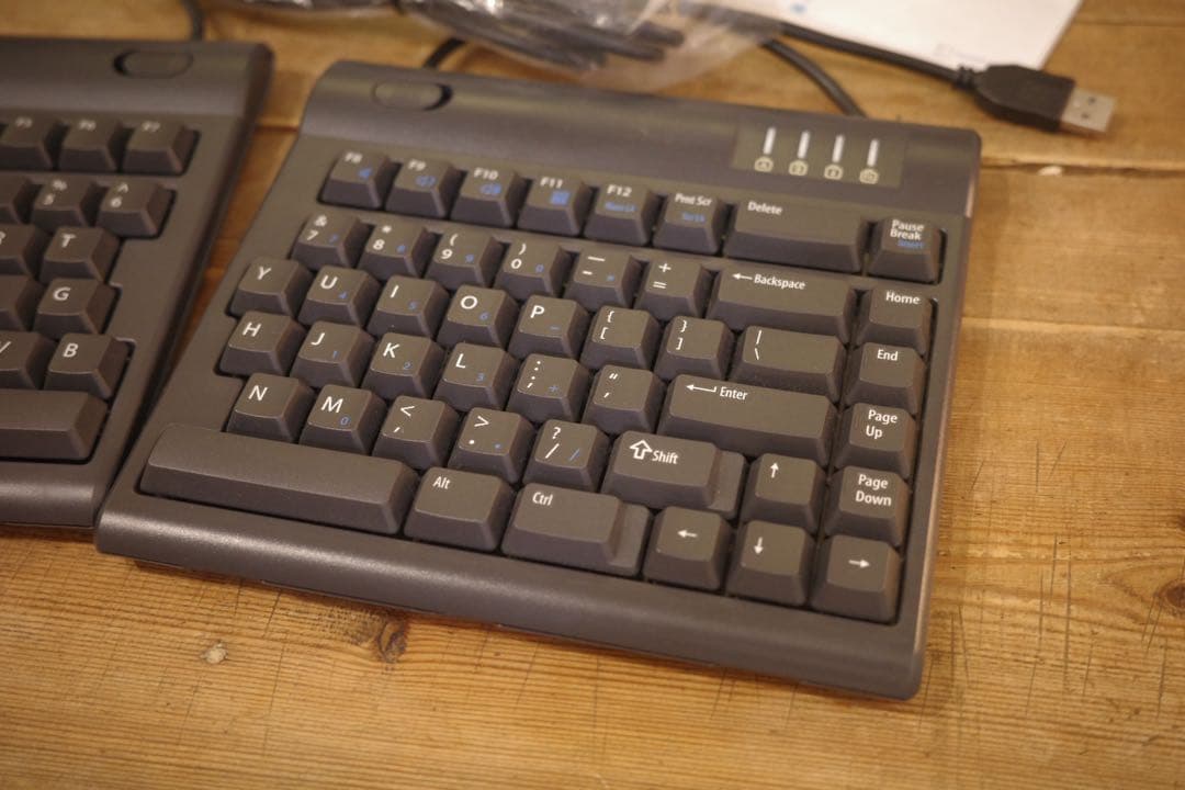 キーボード Kinesis Freestyle2 Ergonomic Keyboard