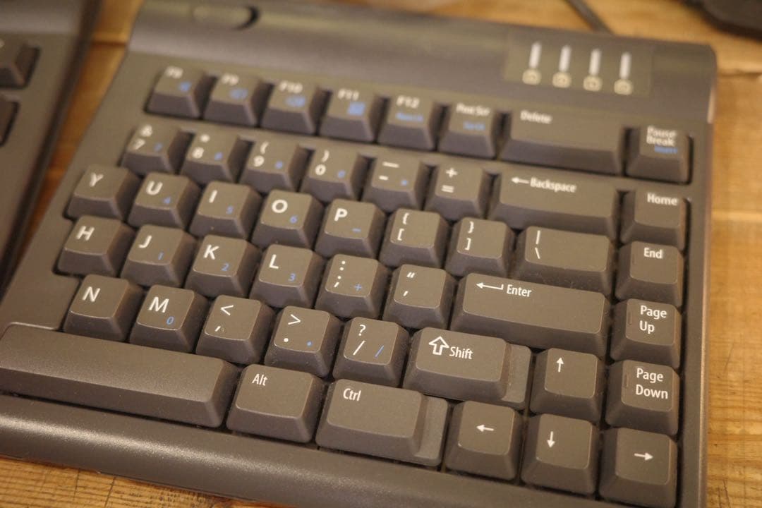 キーボード Kinesis Freestyle2 Ergonomic Keyboard