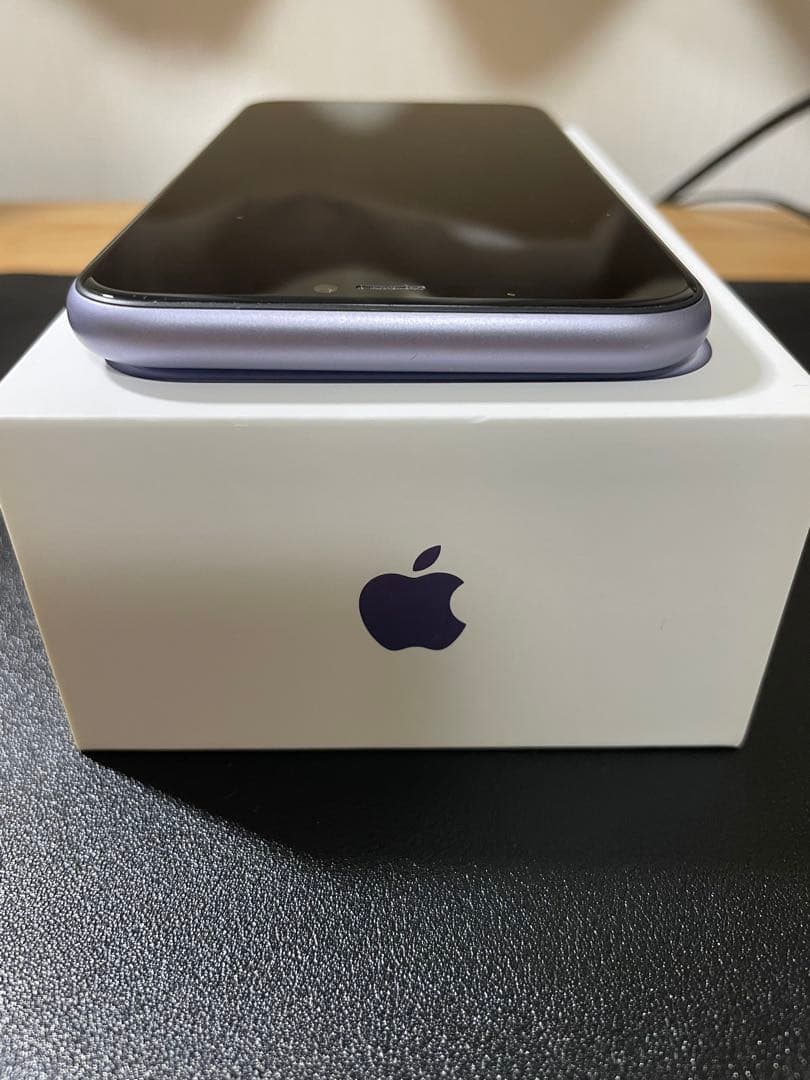 レラ‼️美品 iPhone 11 本体 パープル64GB SIMフリー