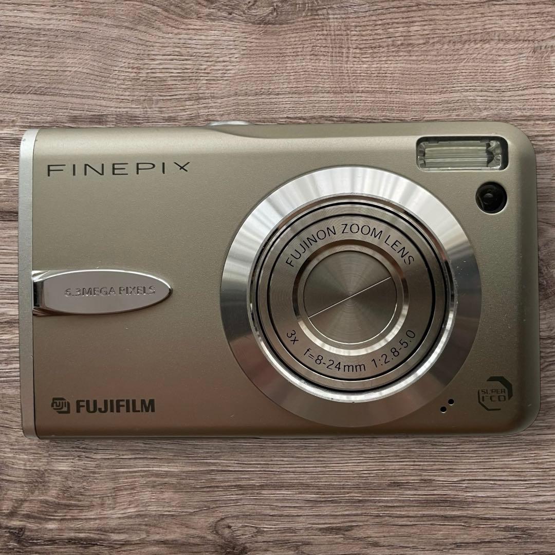動作確認済 FINEPIX F30 充電器付 富士フイルム コンデジ