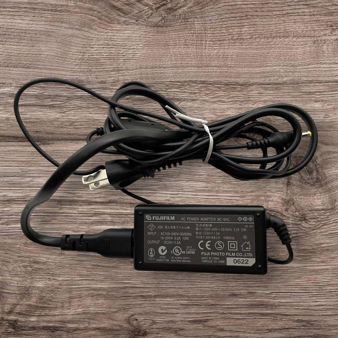 動作確認済 FINEPIX F30 充電器付 富士フイルム コンデジ