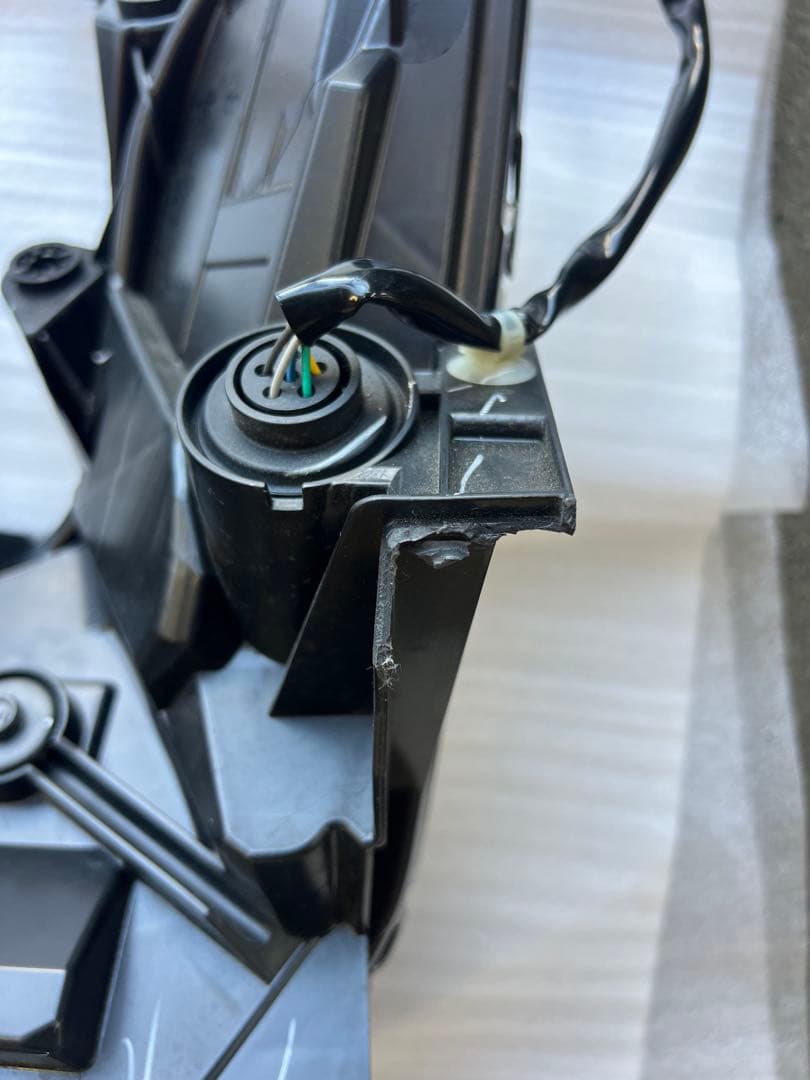 トリシティ　ヘッドライト SG37J ジャンク