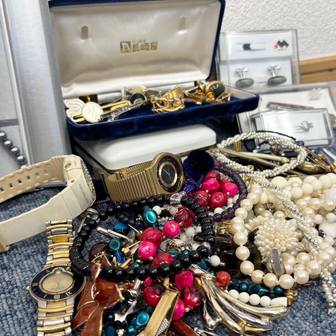 遺品整理 アクセサリー 時計 まとめ ブローチ タイピン 刻印未検品 1264