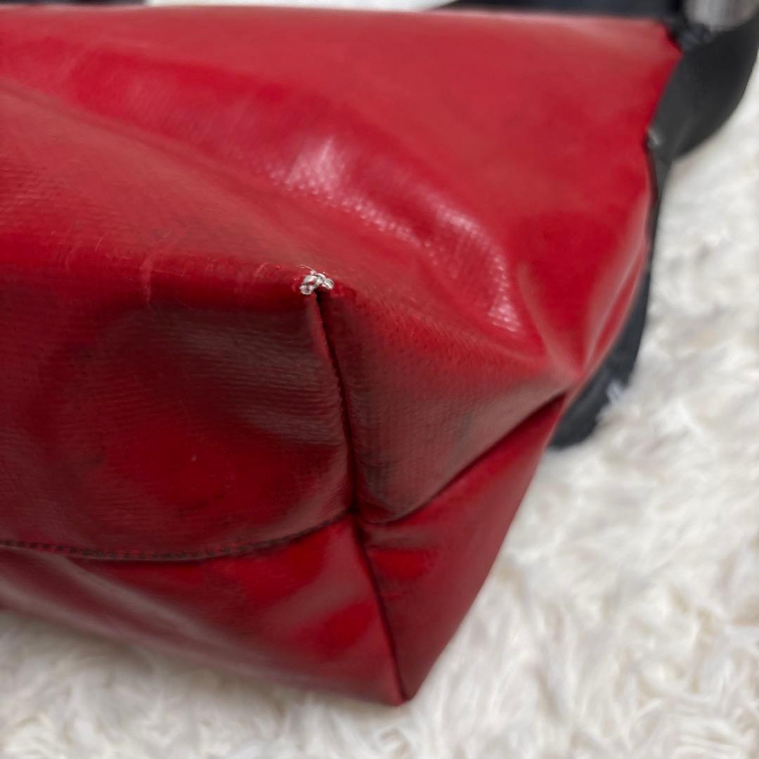 フライターグ　メッセンジャーバッグ　赤