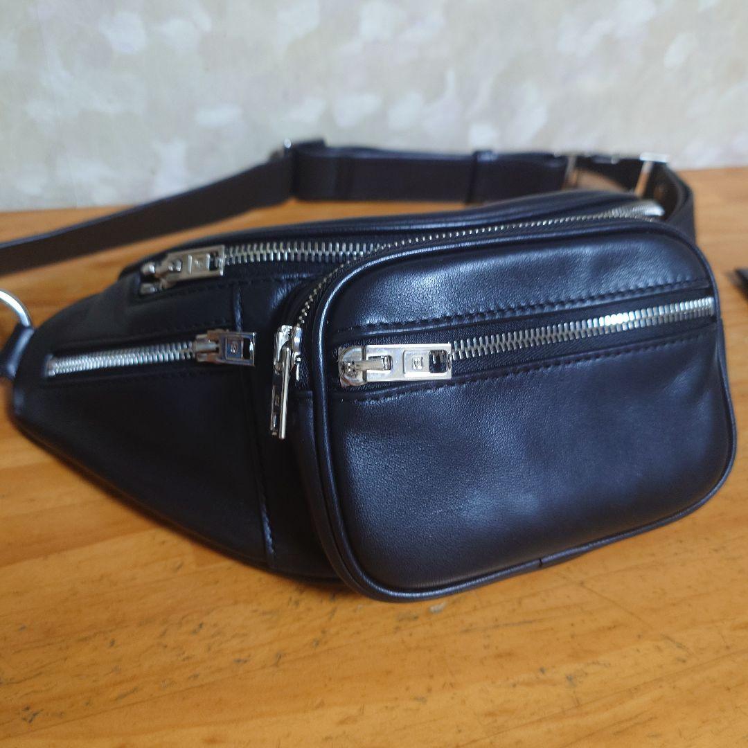 【alexanderwang】レザーボディバッグ