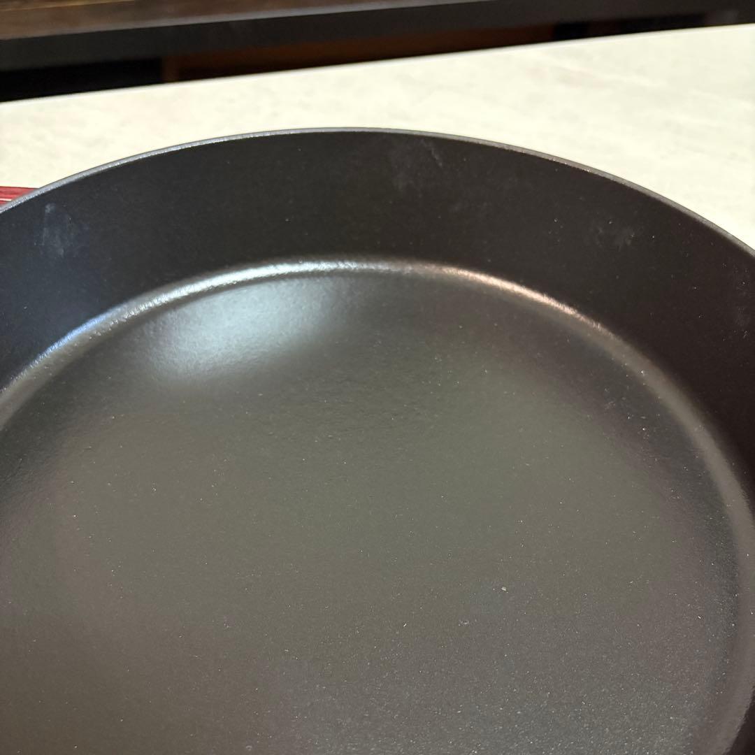 ストウブ　両手ハンドル　 26cm フライパン　チェリー　鋳鉄