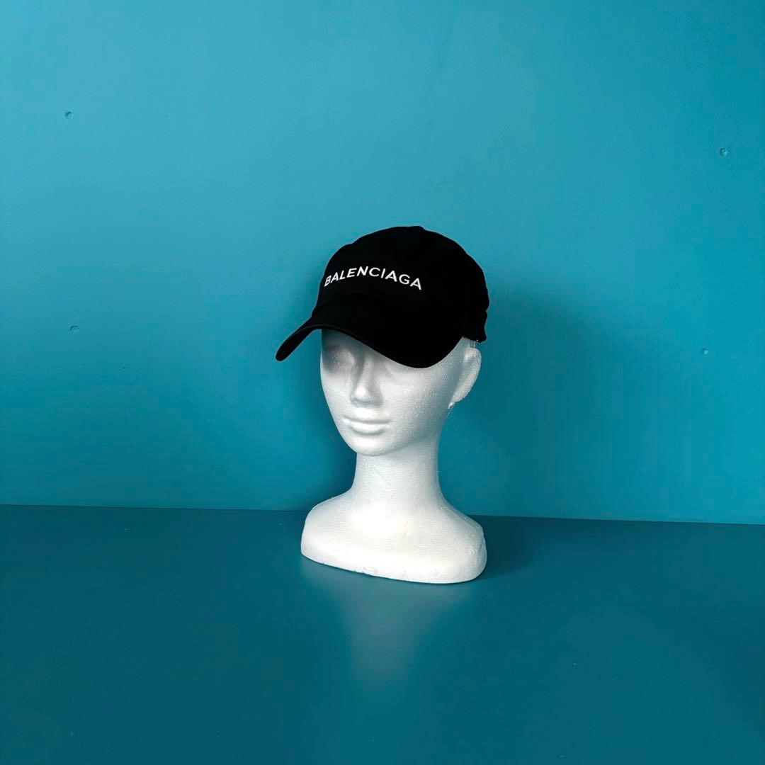 BALENCIAGAバレンシアガ　ブラック ベースボールキャップ　A18