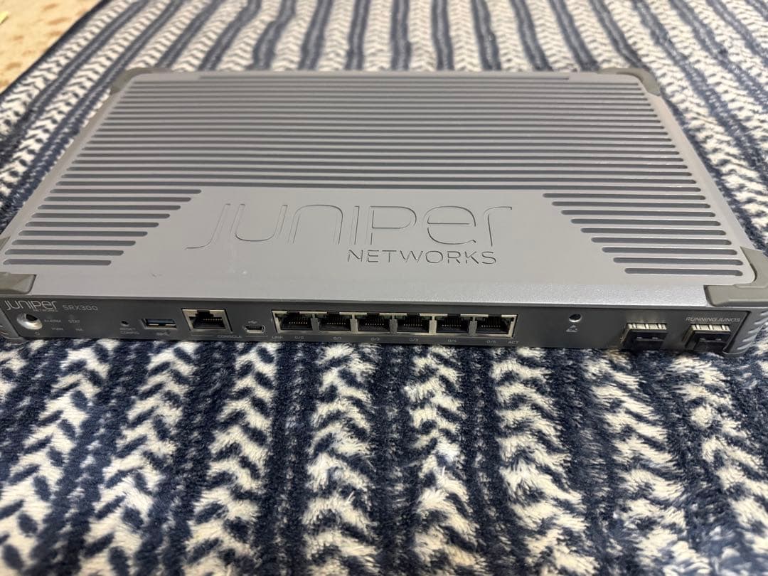 【中古品】Juniper SRX300