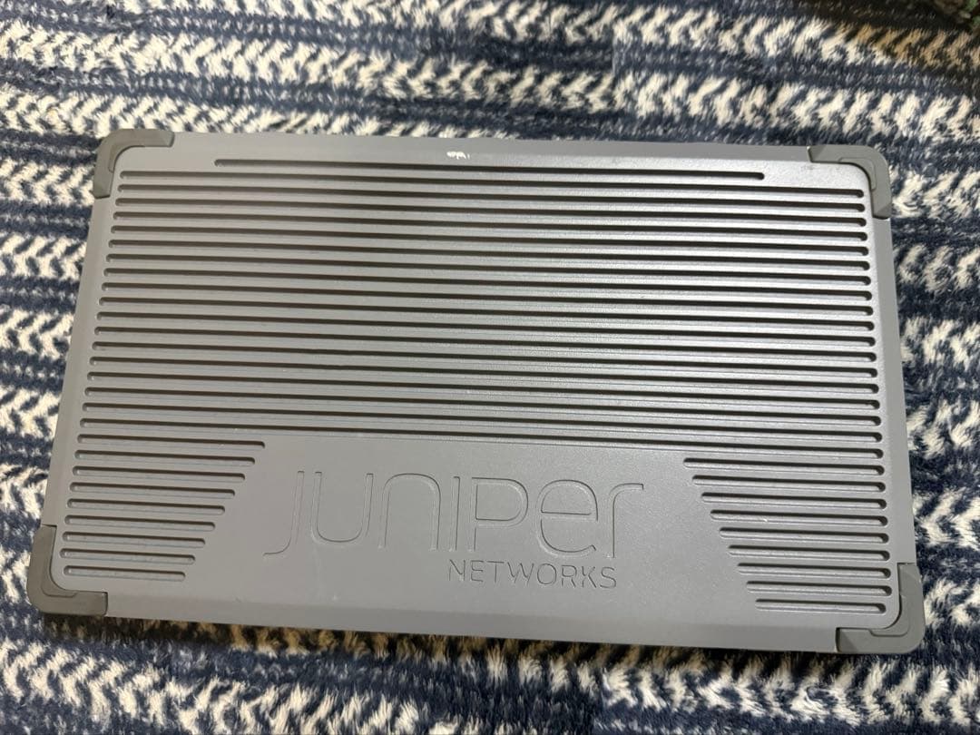 【中古品】Juniper SRX300