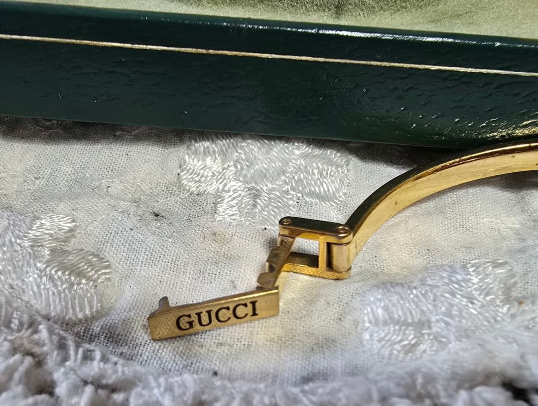 GUCCI　ヘゼルチェンジ　時計