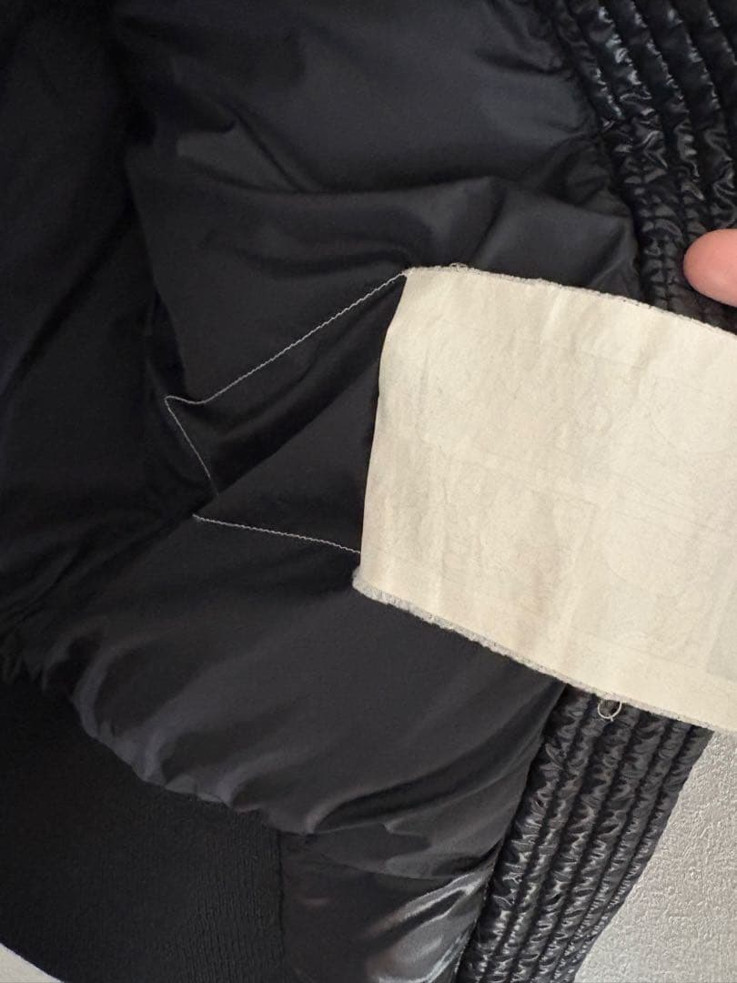 MONCLER ブラック ロングダウンジャケット ファー付き