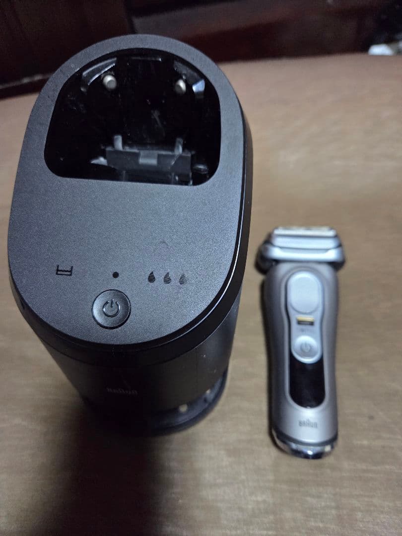 【中古品】Braun Series 9 Pro 9455cc-V　洗浄器、箱付き