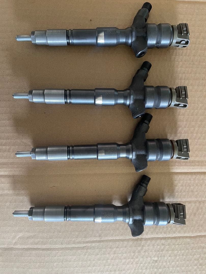 インジェクター 4個セット　1KD 23670-30440 DENSO