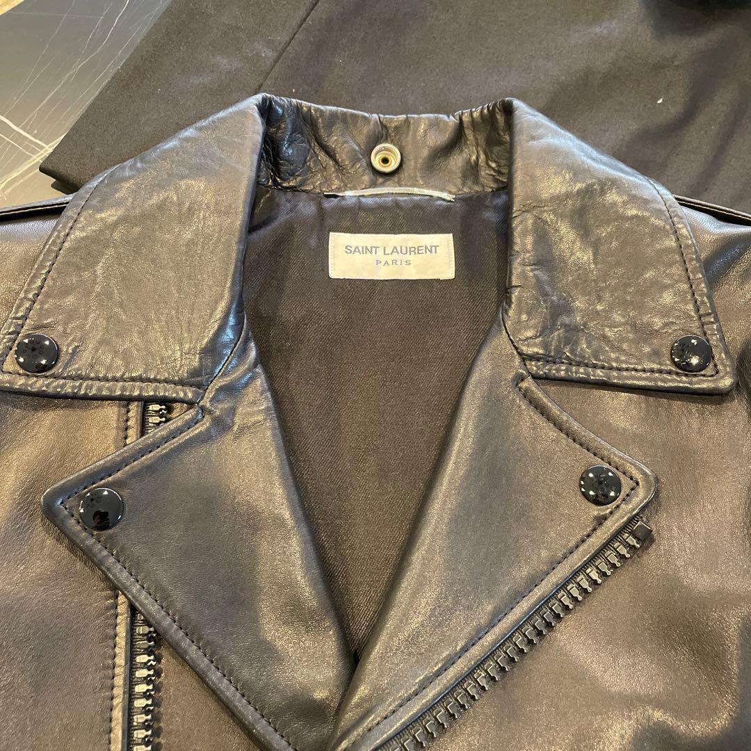 サンローラン　名作L01 ブラックボタン