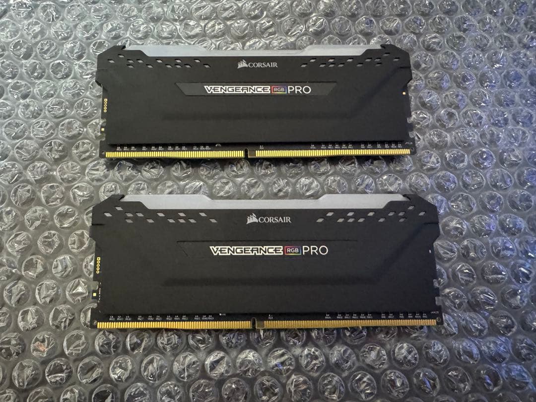 値下げ中！　DDR4 VENGEANCE RGB PRO 16gb×2 メモリ