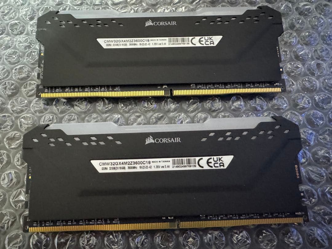 値下げ中！　DDR4 VENGEANCE RGB PRO 16gb×2 メモリ