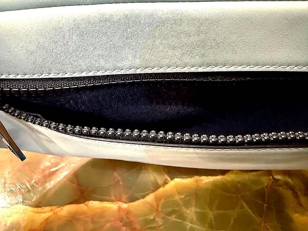 美品⚜️定価8.8万円 限定色 COACH コーチ ライトブルー ボディ バッグ