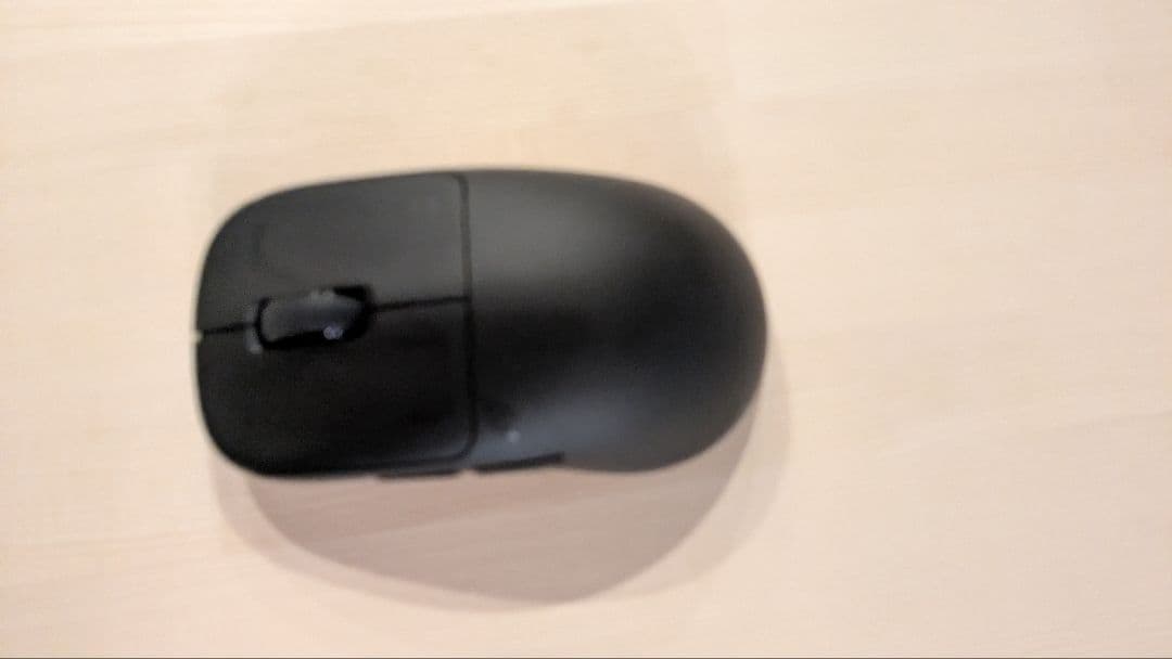 Pulsar TenZ Signature Edition マウス本体