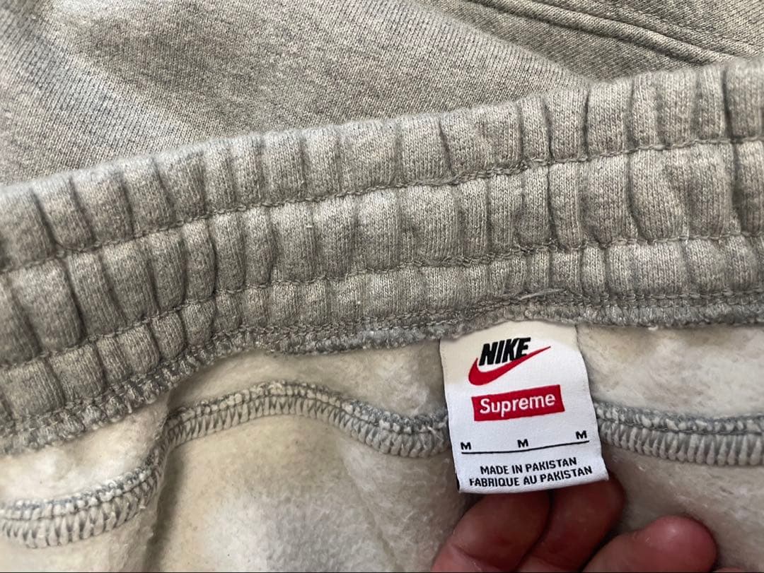 パンツ Supreme Nike Sweatpant Heather Grey