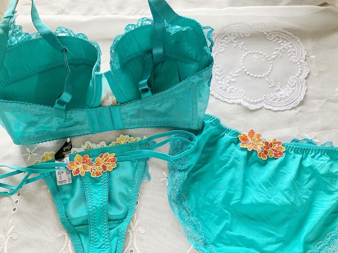 専用⭐︎サルート　レア！　世界遺産　黄龍　ソング、ブラジャーショーツセット G65