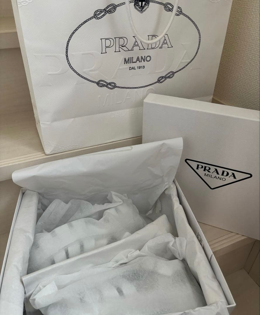 ♡PRADA ホワイト/サンダル