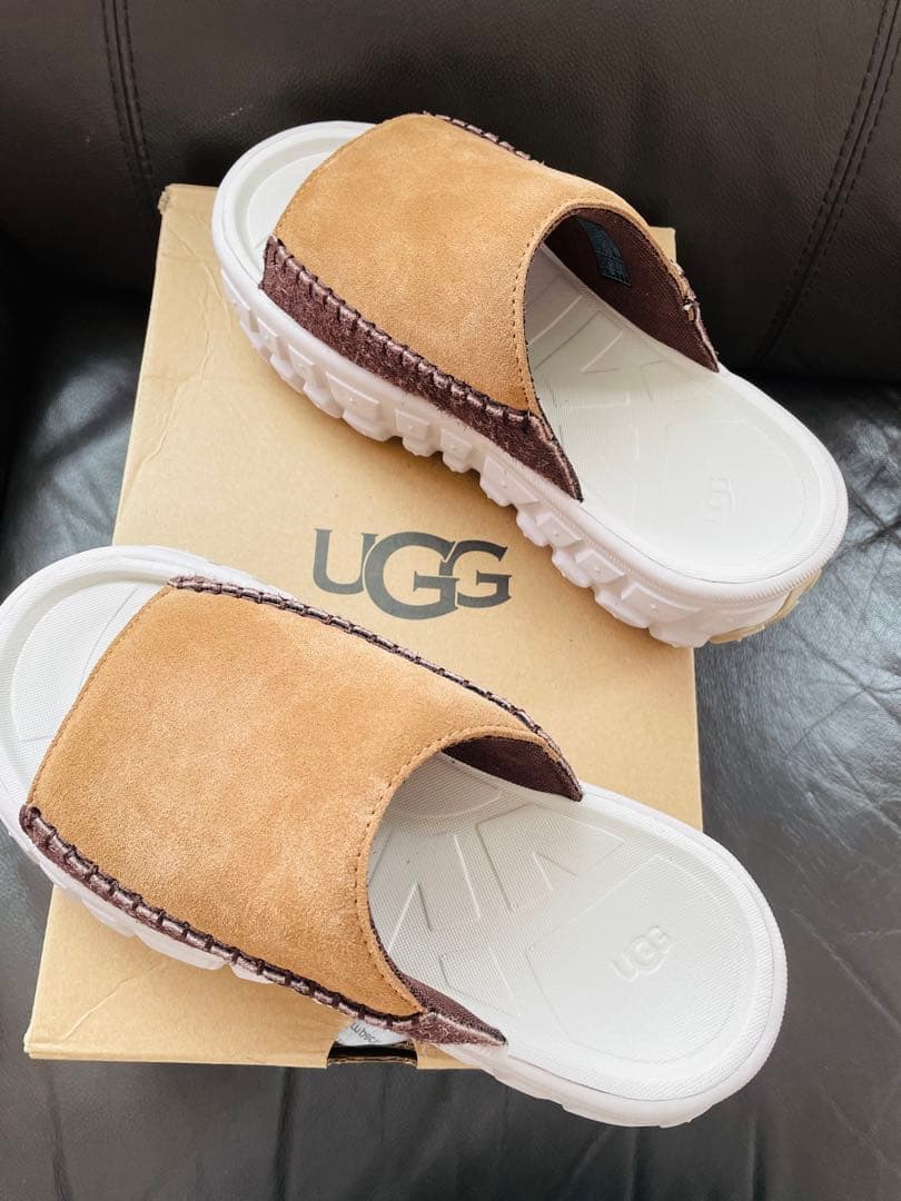 UGG ブラウン スライドサンダル厚底24cm 新品