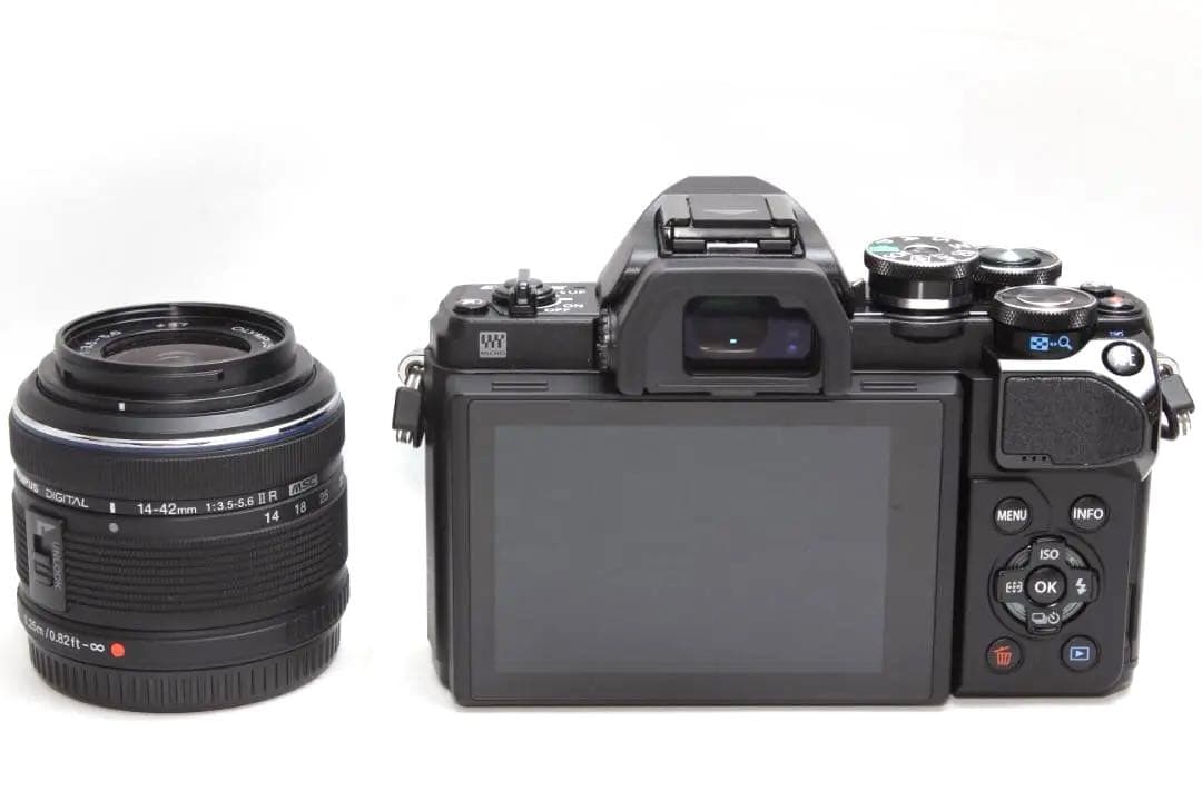 ❤️高精細プレミアム一眼❤️OLYMPUS E-M10 Mark Ⅲ ブラック