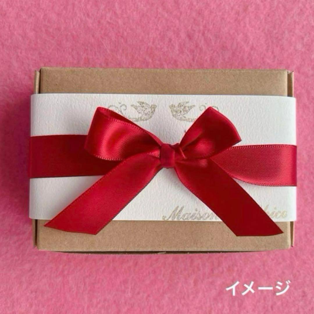 【感謝♡sale】リボン刺繍ブローチ　ハンドメイド　くるみボタン　2個