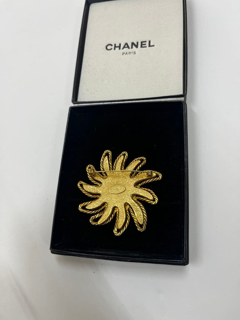 シャネルCHANEL ココマーク 太陽モチーフ ブローチ 94A