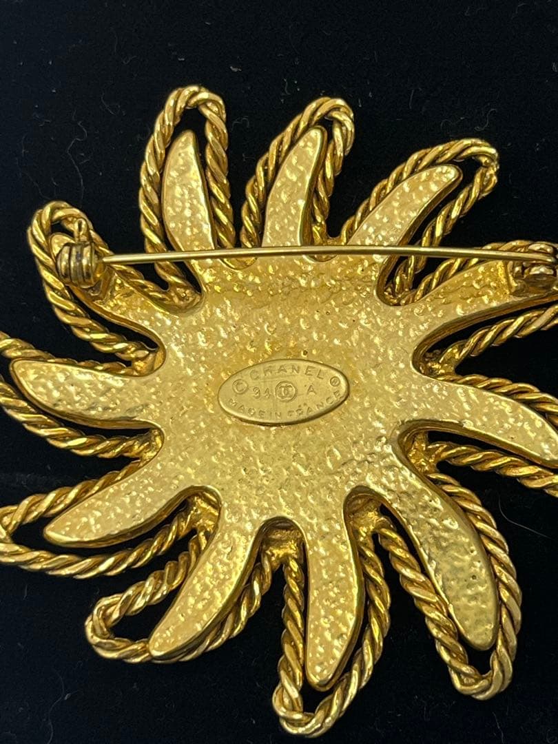 シャネルCHANEL ココマーク 太陽モチーフ ブローチ 94A