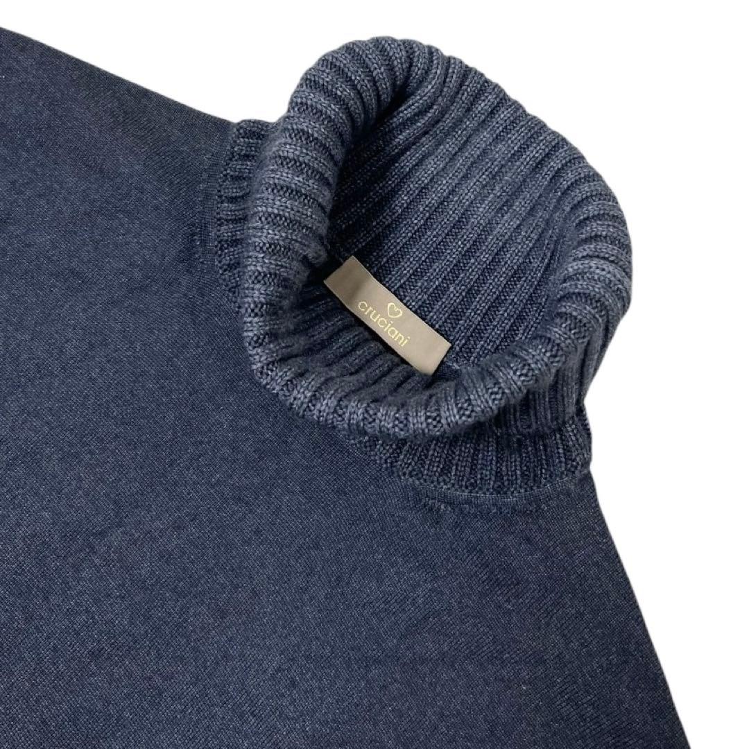 crucianiクルチアーニsize48タートルネックニットNAVY