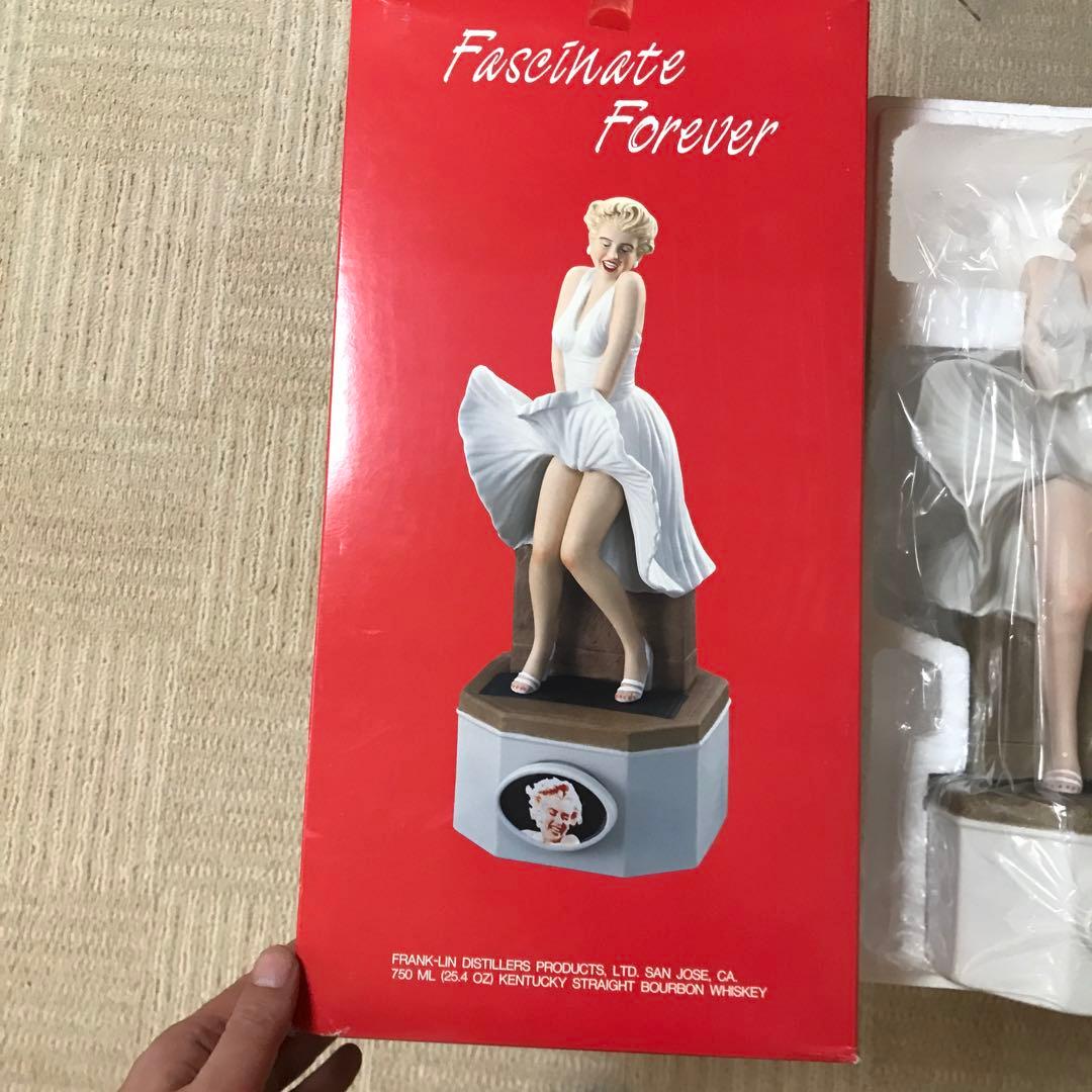 マリリンモンロー　ウイスキー　お酒　フィギュア
