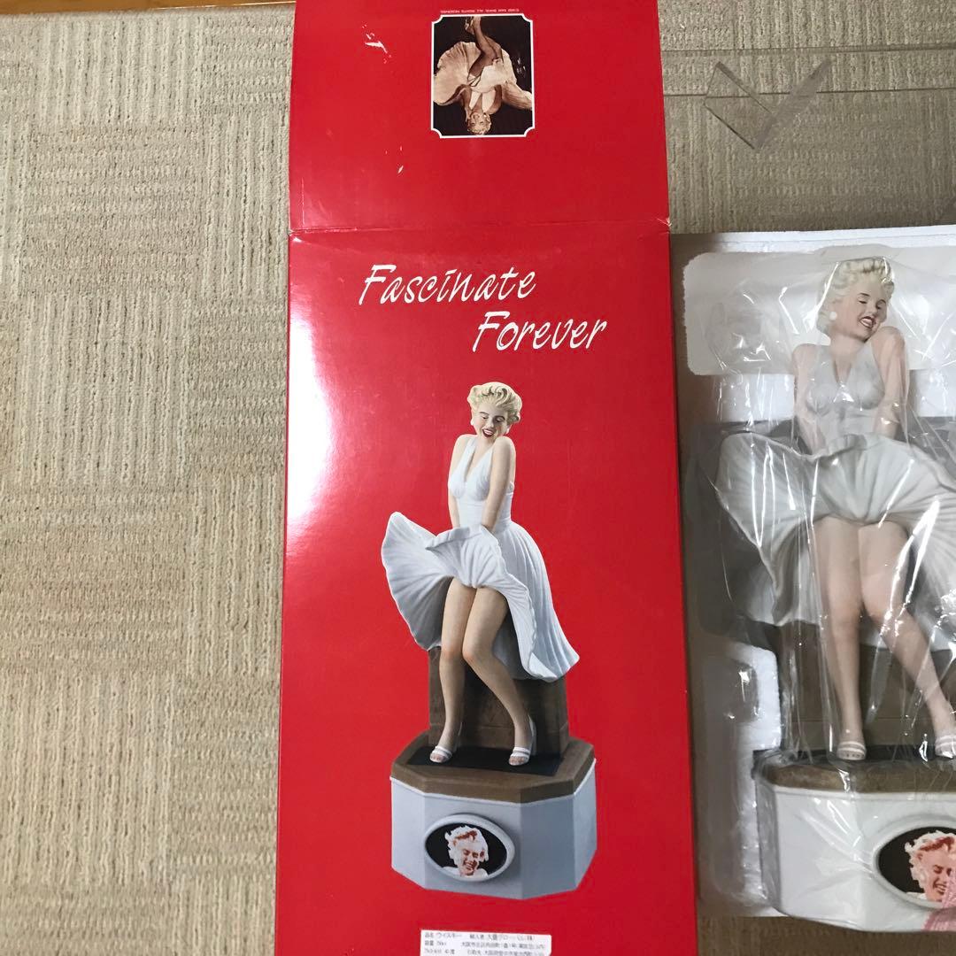 マリリンモンロー　ウイスキー　お酒　フィギュア