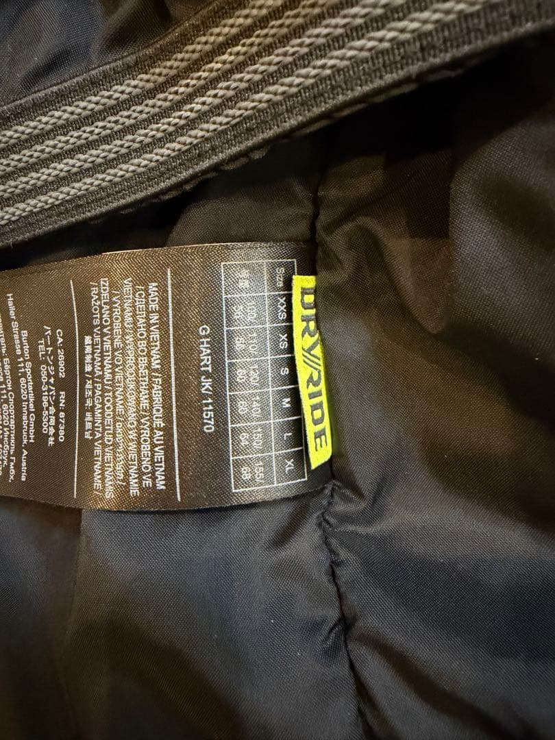 ⭐︎新品⭐︎未使用品⭐︎バートンM(140cm) スノボ　スキーウエア