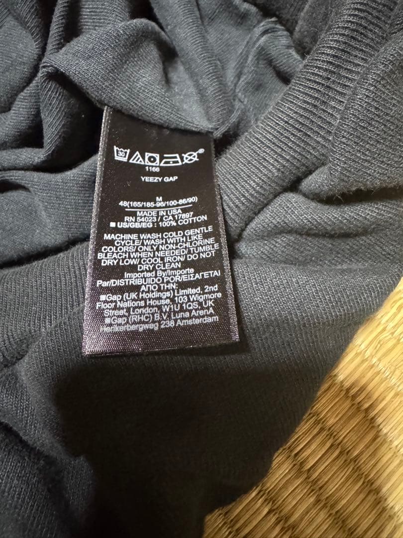 yeezy GAP BALENCIAGA dove foodie ブラック　M