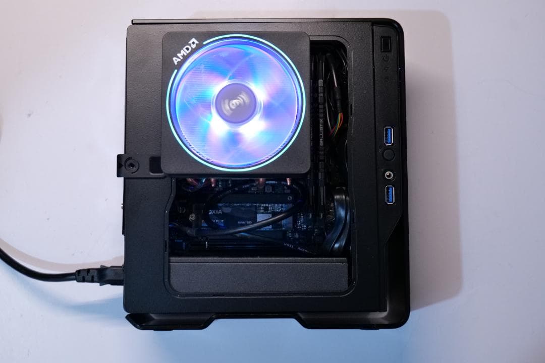 中古 IN WIN IW-BQ696S Chopin ITX PCケース