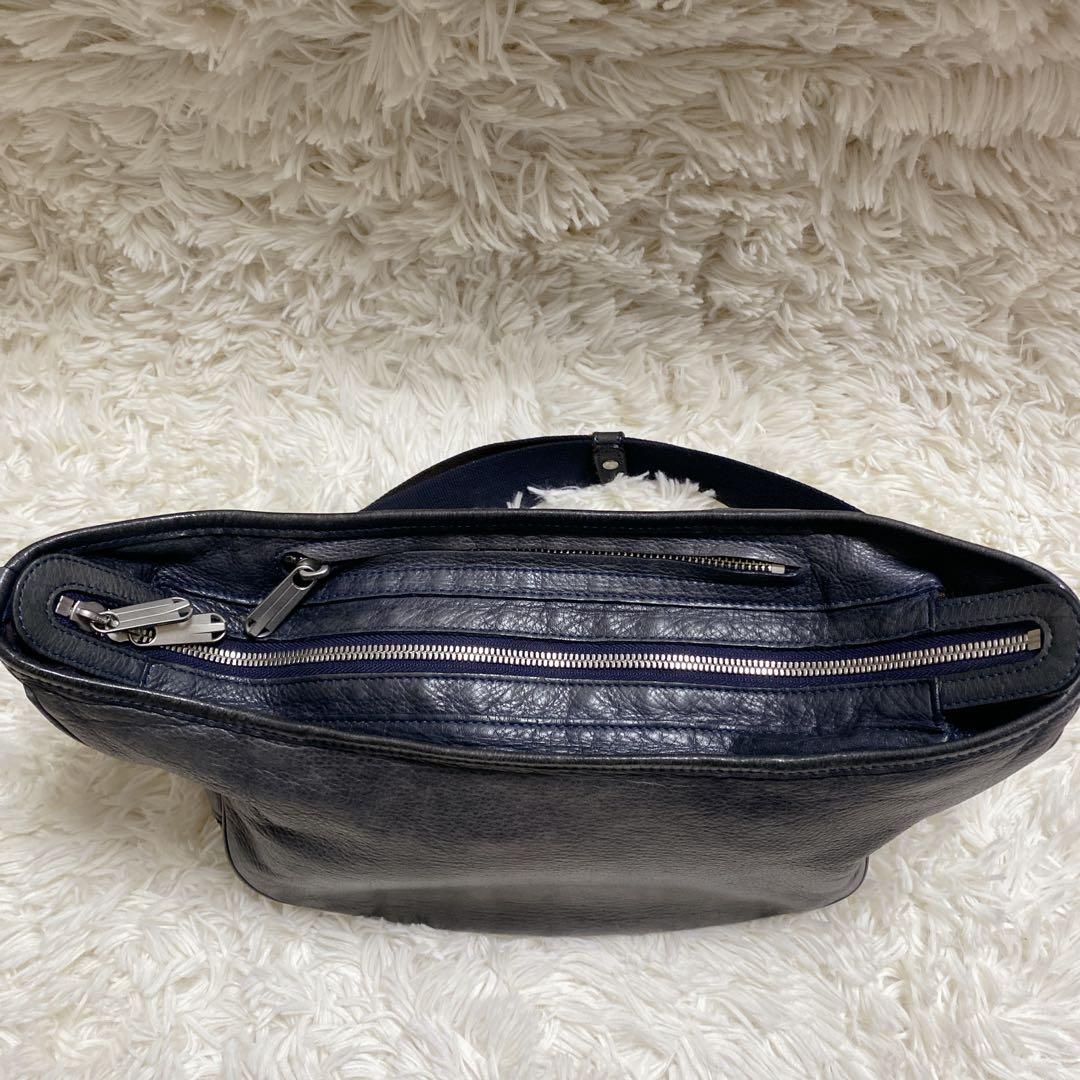 希少カラー【aniary/アニアリ】ショルダーバック　舟型　レザー　グレー