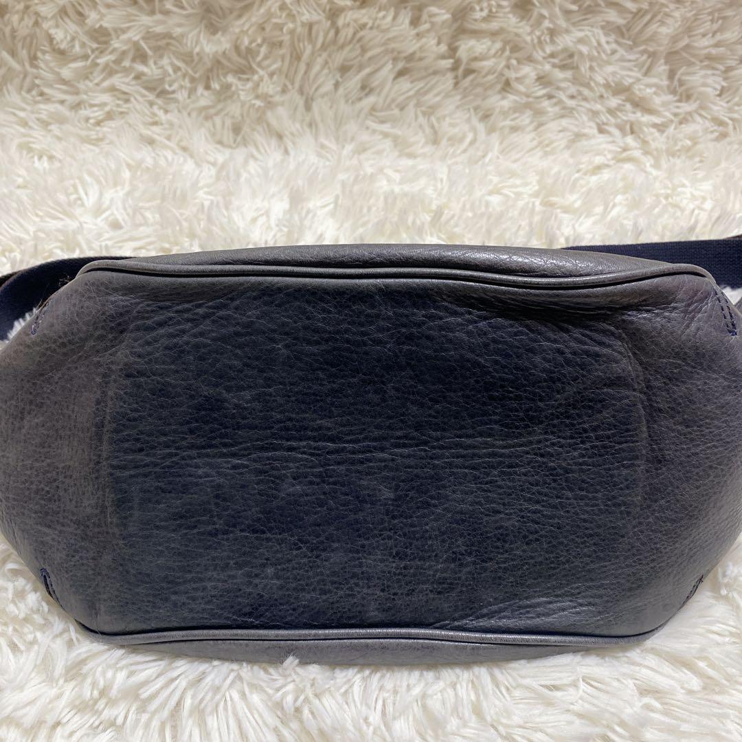 希少カラー【aniary/アニアリ】ショルダーバック　舟型　レザー　グレー